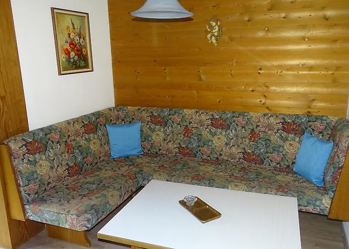 Haus Bergfried * トリンス