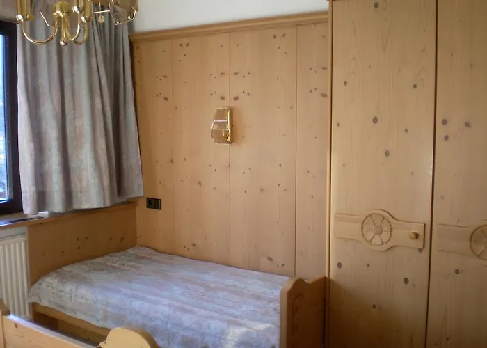 Haus Bergfried トリンス