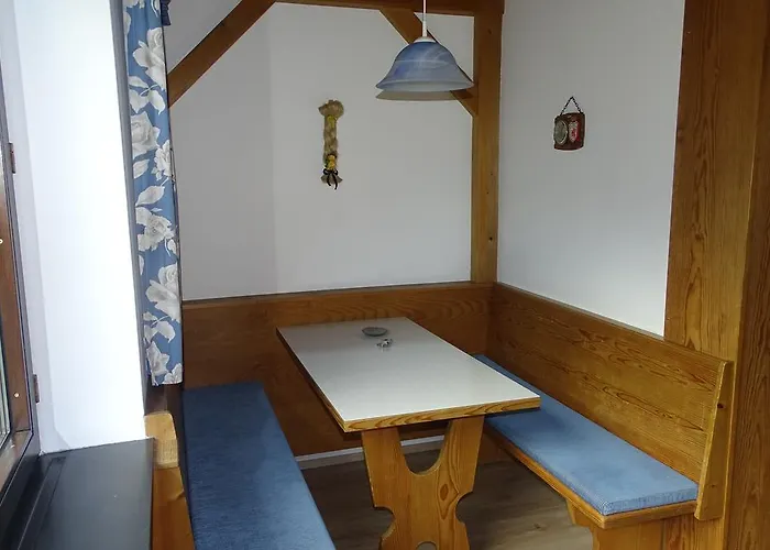 Haus Bergfried * トリンス