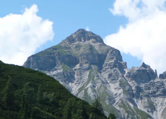 Haus Bergfried * トリンス